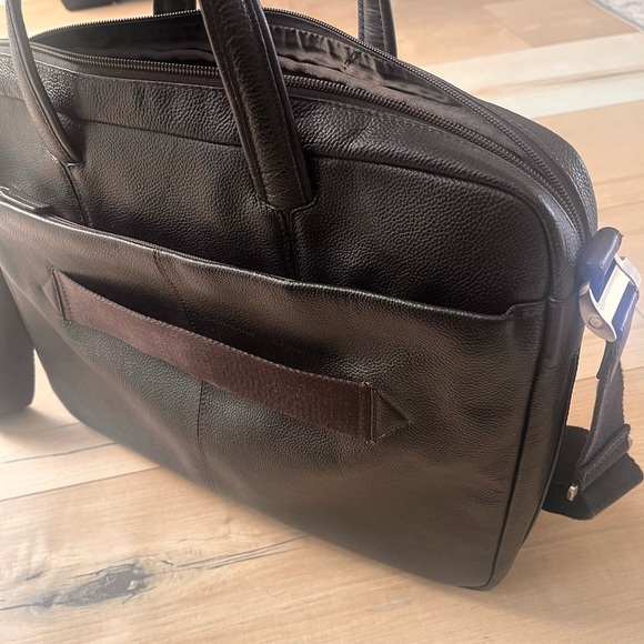 PIQUADRO ITALY MESSENGER BRIEFCASE ✨ - Picture 6 of 13